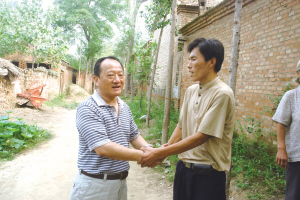 周院长在患者家乡